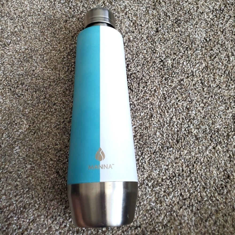 18 ounce Manna water bottle